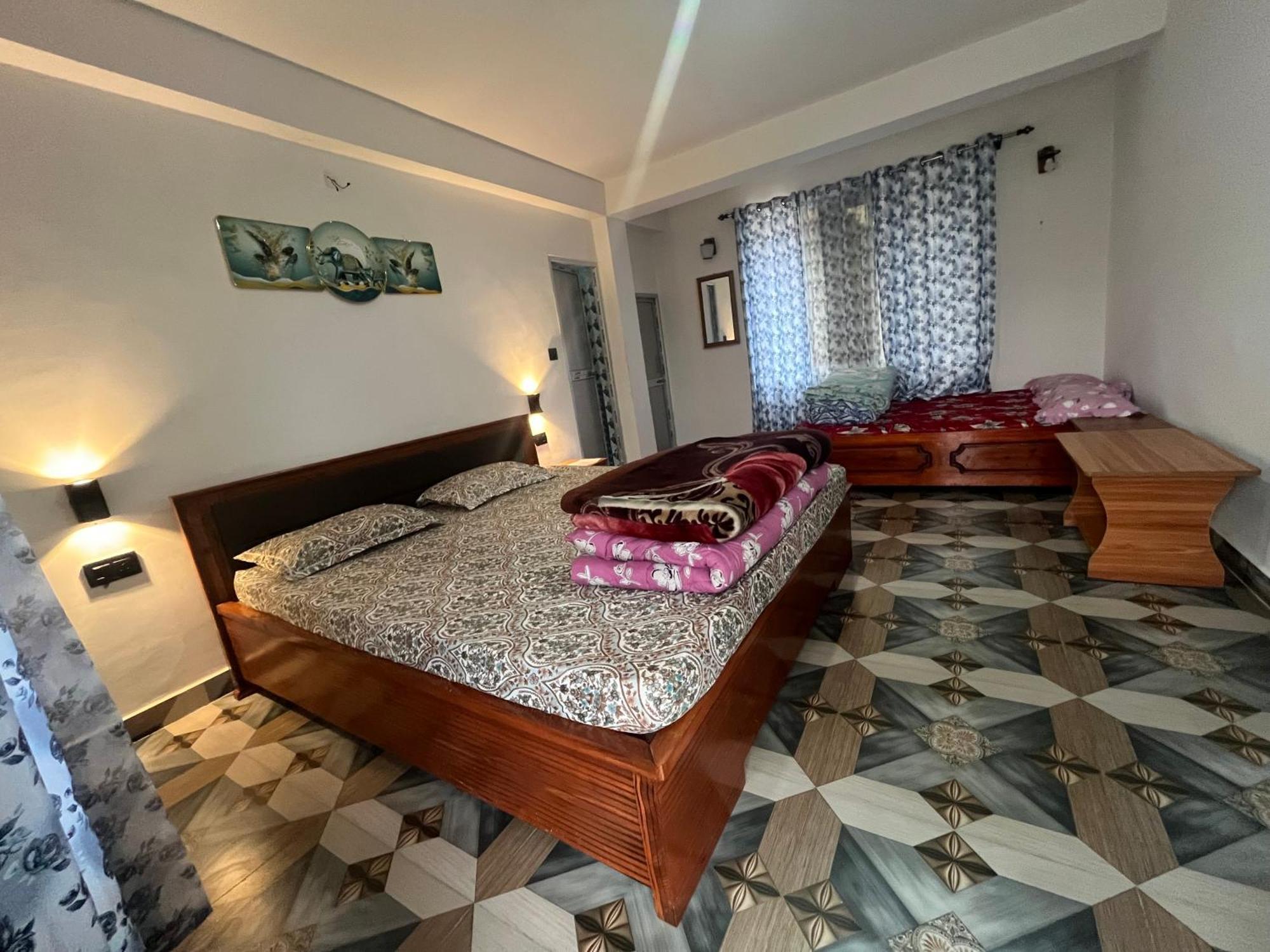 Pradhan Homestay Mirik - Homestay Beside Mirik Lake Exterior foto